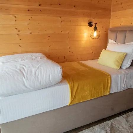 Tara Vista Cabin